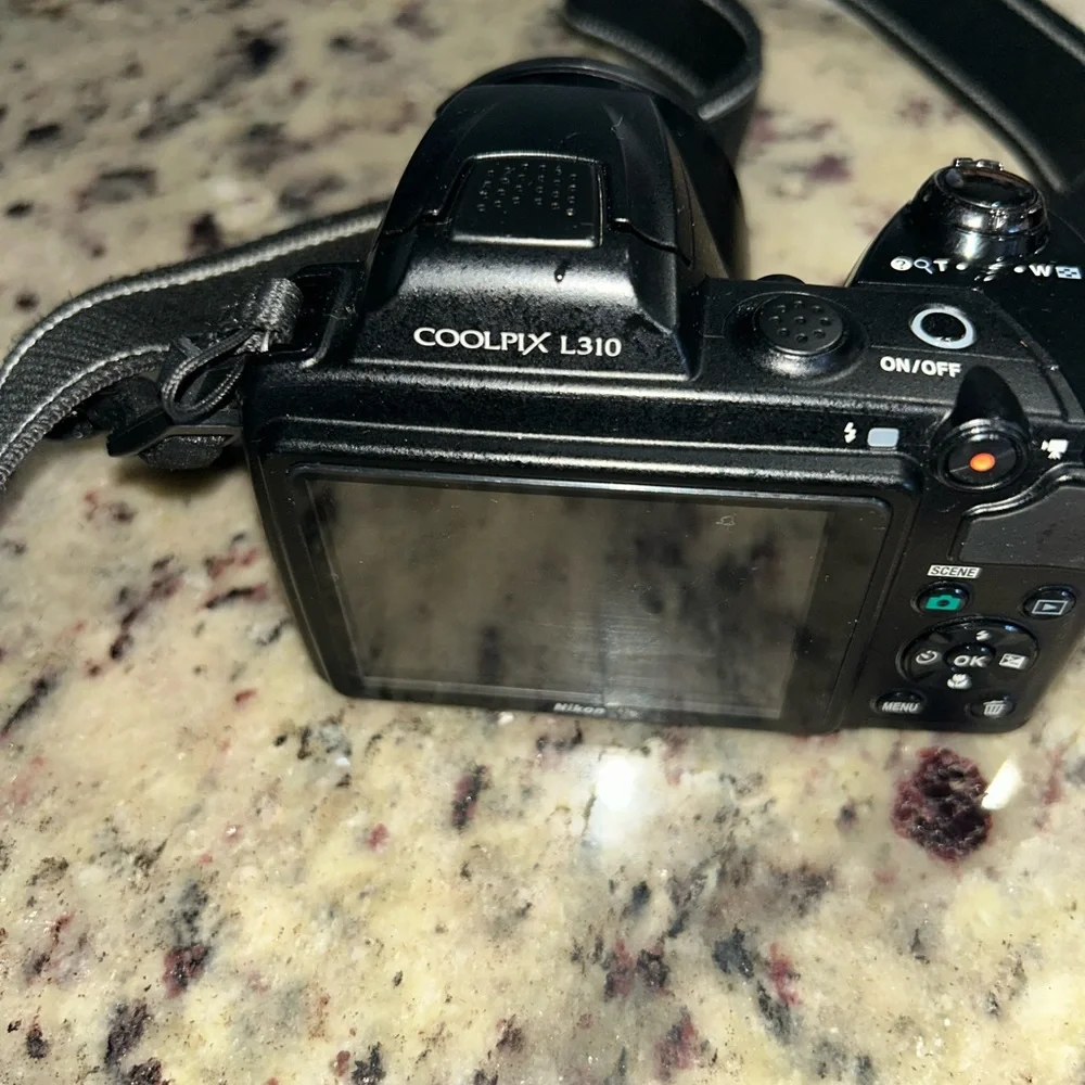Nikon coolpixl310 digital camera